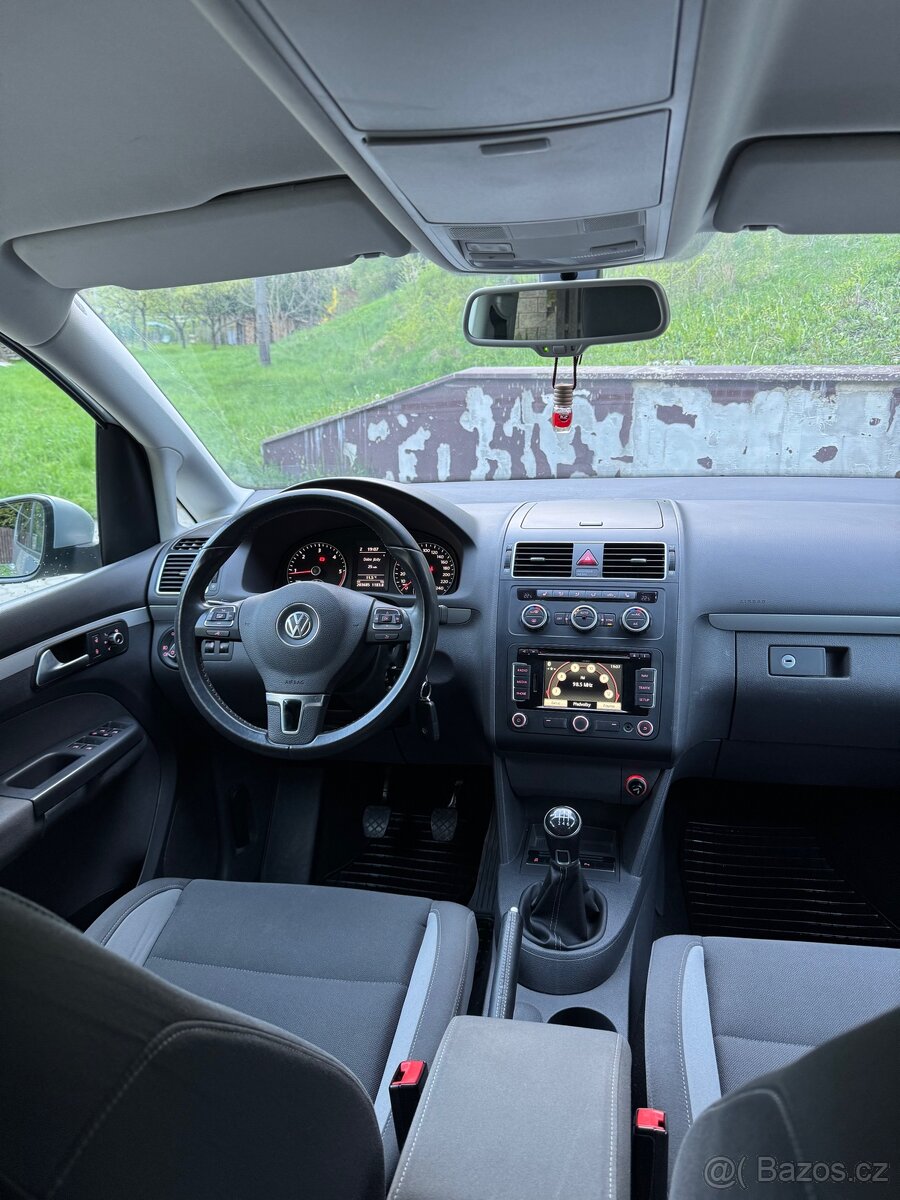 Volkswagen Touran 1.6 TDI 77kw Life, Light & Park Assist - 11