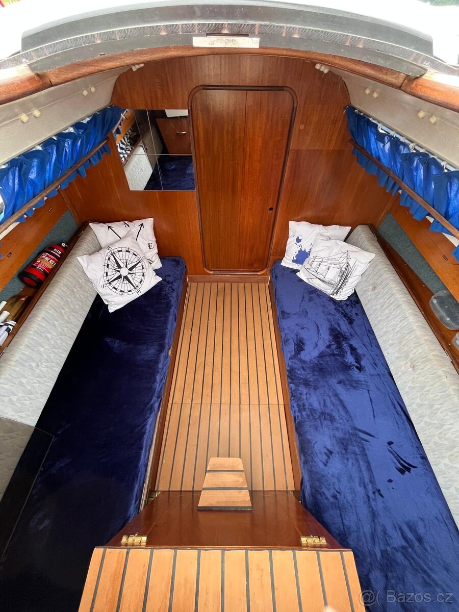Kajutová plachetnice Friendship 27 - 11