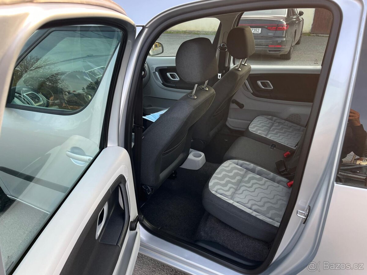 ŠKODA ROOMSTER 1. 6 MPI SERVISNÍ KNIHA 124.900 km - 11