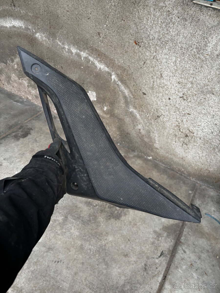 Díly Yamaha Yzf r125 - 11