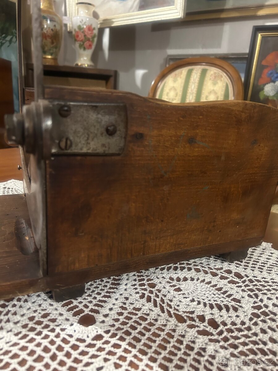 Starožitný ruční kráječ chleba / zeleniny - 11