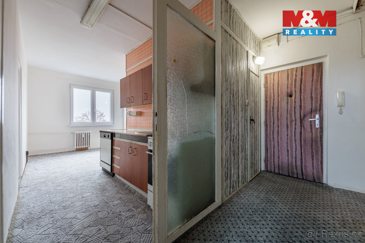 Prodej bytu 3+1, 58 m², Nová Role, ul. Chodovská - 11