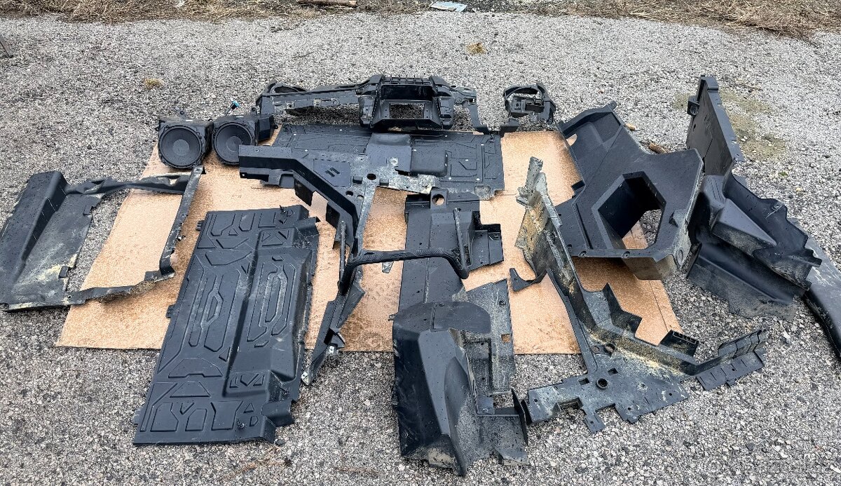 POLARIS RZR PRO R ULTIMATE 2.0 DIELY - 11