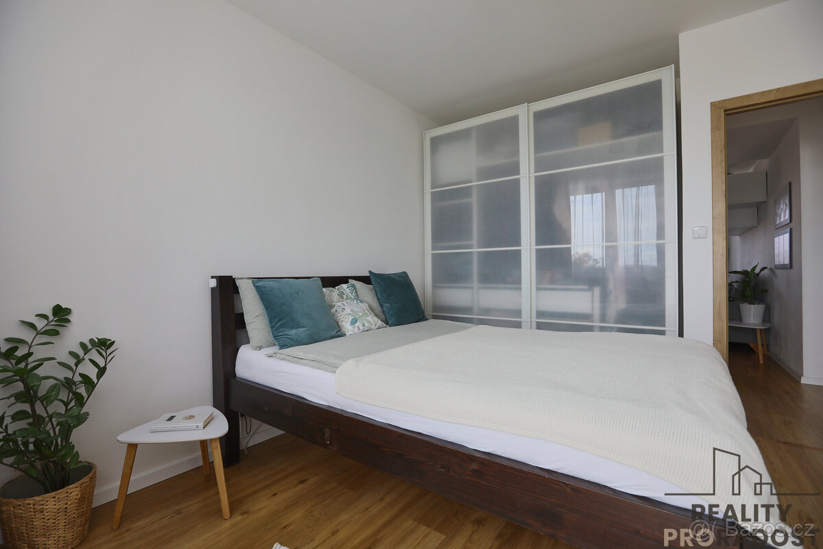 REZERVACE: Na prodej byt 3+kk s lodžií v Holešově, možnost g - 11