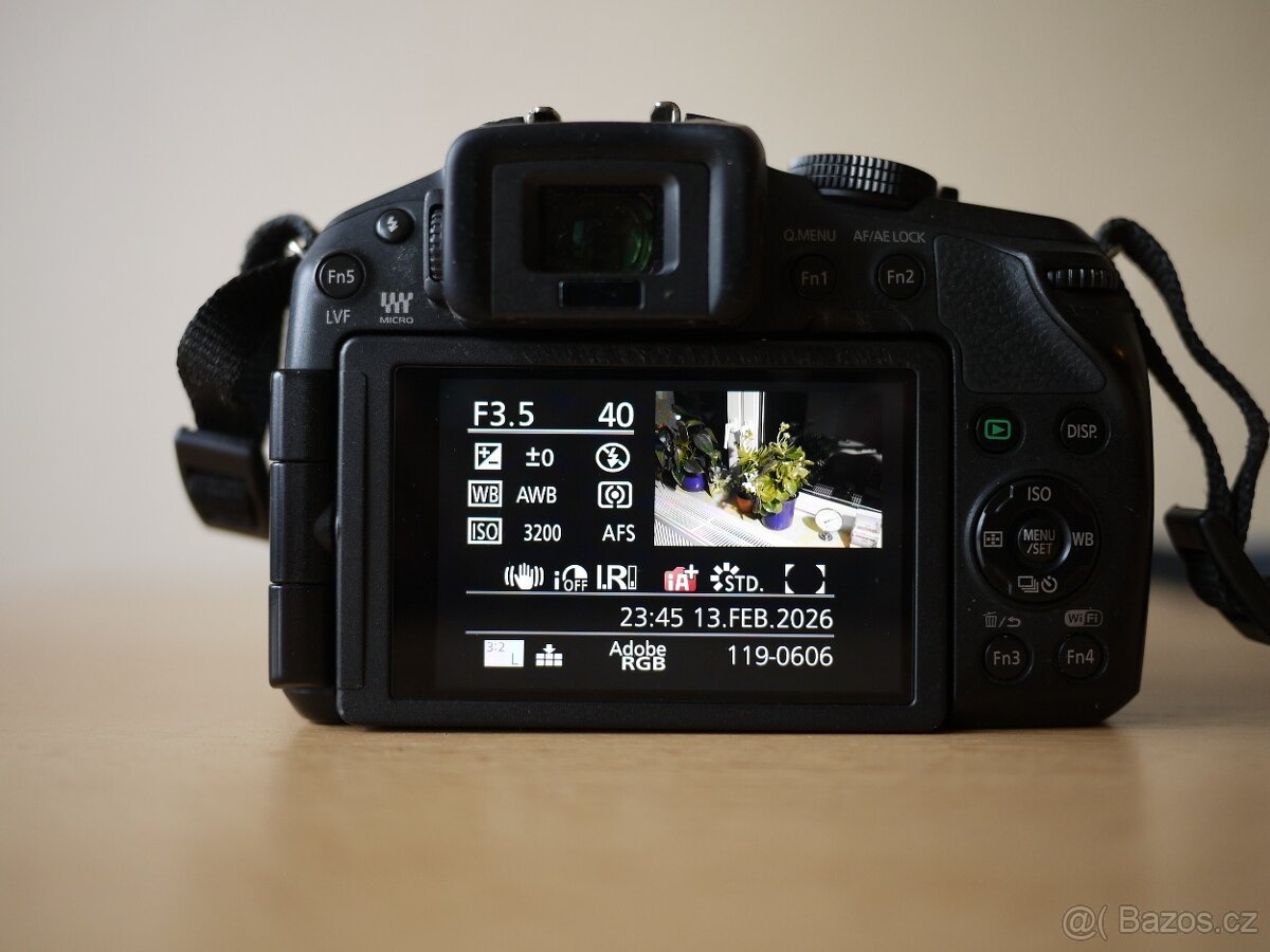 Panasonic G-6 s objektivem a brašnou... - 11