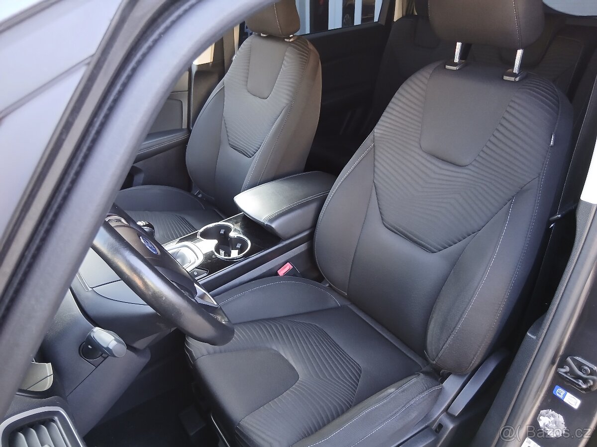 Ford S-Max 2.0 TDCi 110 KM Tažné, 5 Míst - 11