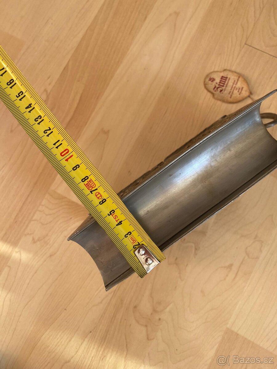 Historická cínová lahev na šnaps - 11