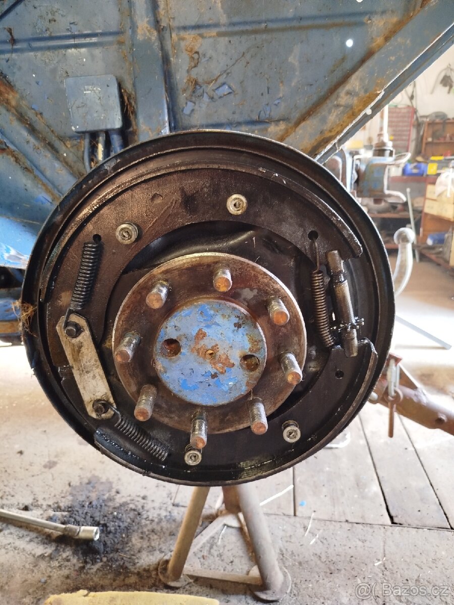 Traktor Ford 2000 39 HP - 11