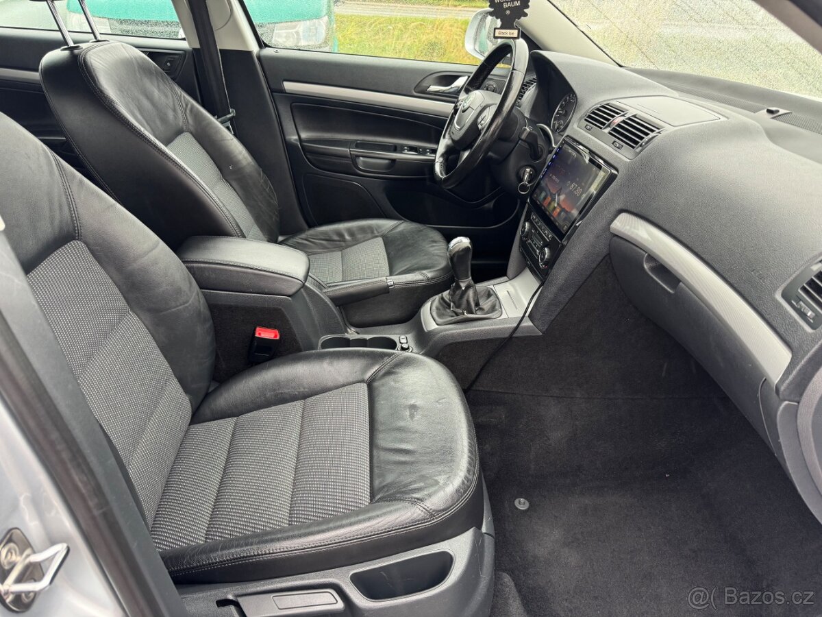 Škoda Octavia Combi 2,0 TDI 103kW Elegance - 11