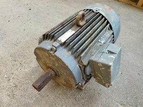Elektromotor MEZ 15kW 2900 ot/min - 11