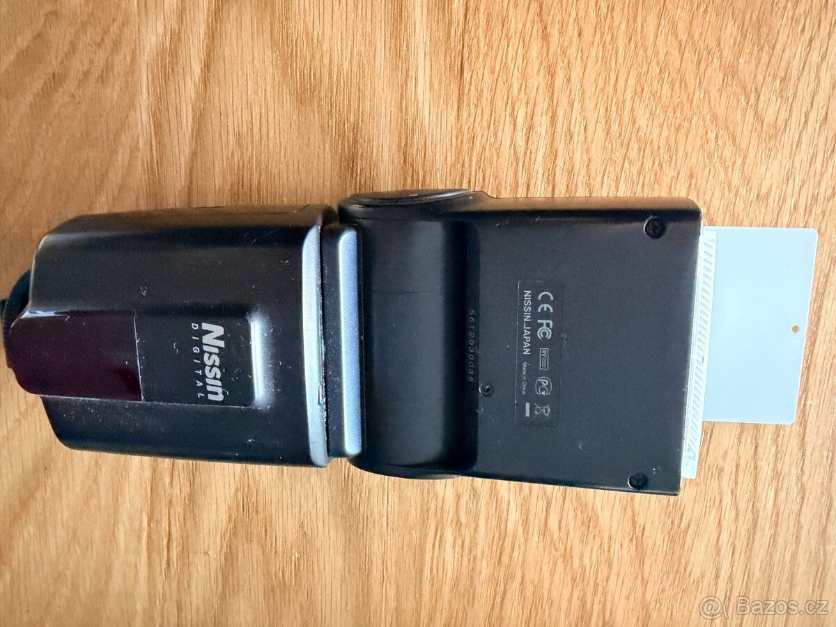 Prodám Nikon D7100 s objektivem 18–105 mm a bleskem Di600 - 11