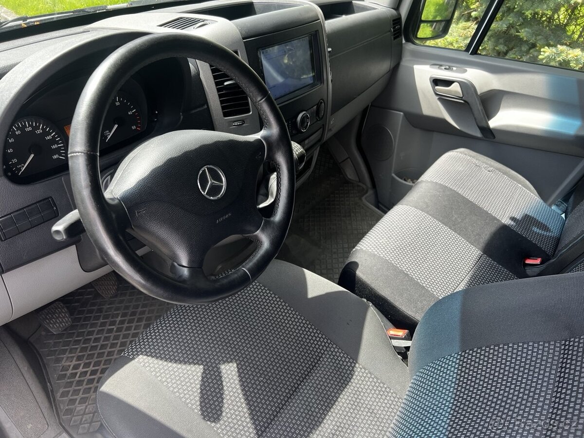 Odtahovka Mercedes-Benz Sprinter W906 315CDi - 11