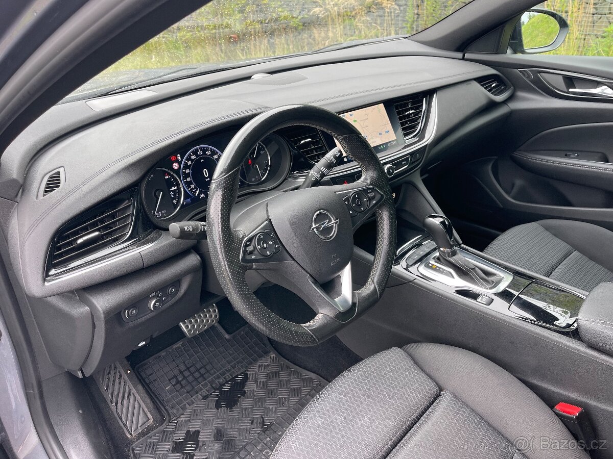 Opel Insignia Sports Tourer 2,0T benzín, automat, facelift - 11