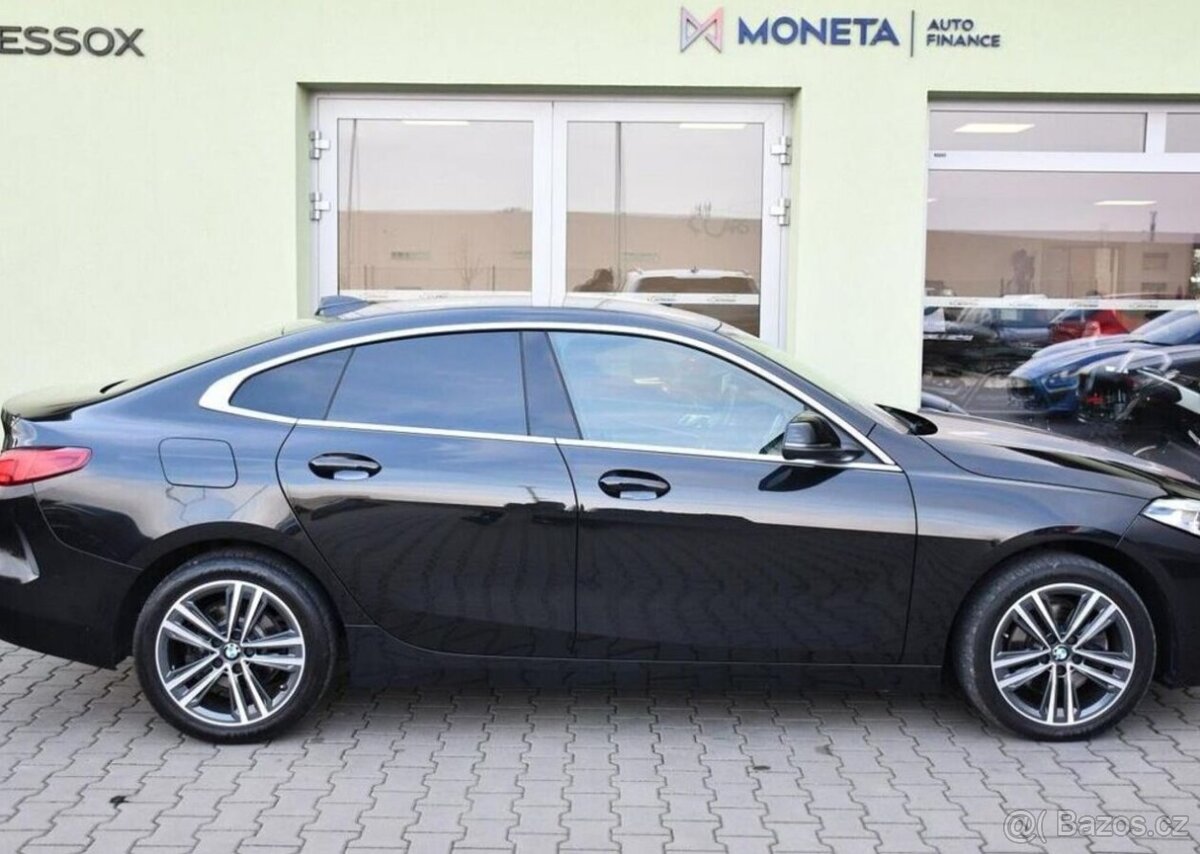 BMW Řada 2 218d TAŽNÉ HUD ČR 1M - 11