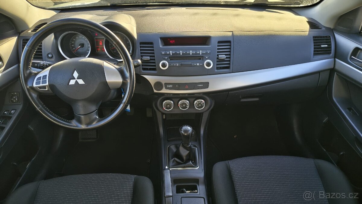 Mitsubishi Lancer 1.5 i ls - 11