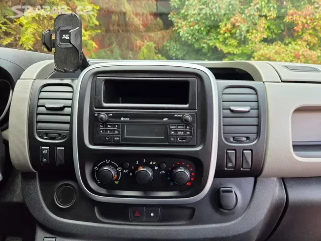 Renault Trafic 1.6 DCI DPH,ČR,tažné,klima,tempomat - 11