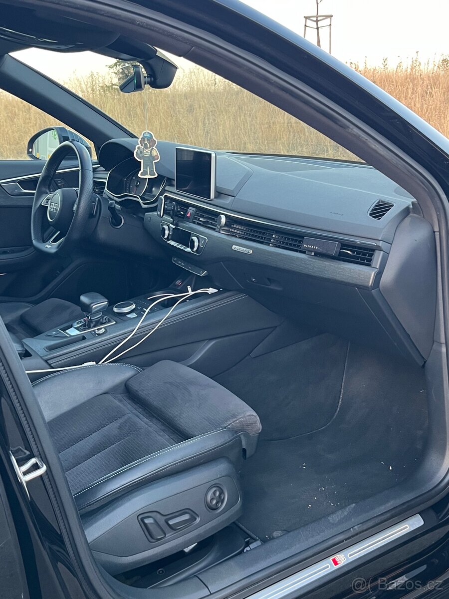 Audi A4 B9 S line - 11