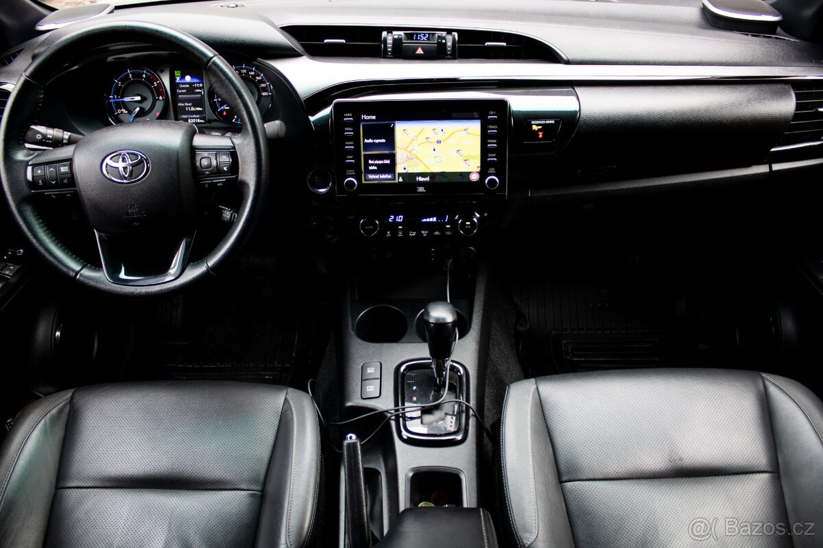 Toyota Hilux Double Cab - 11