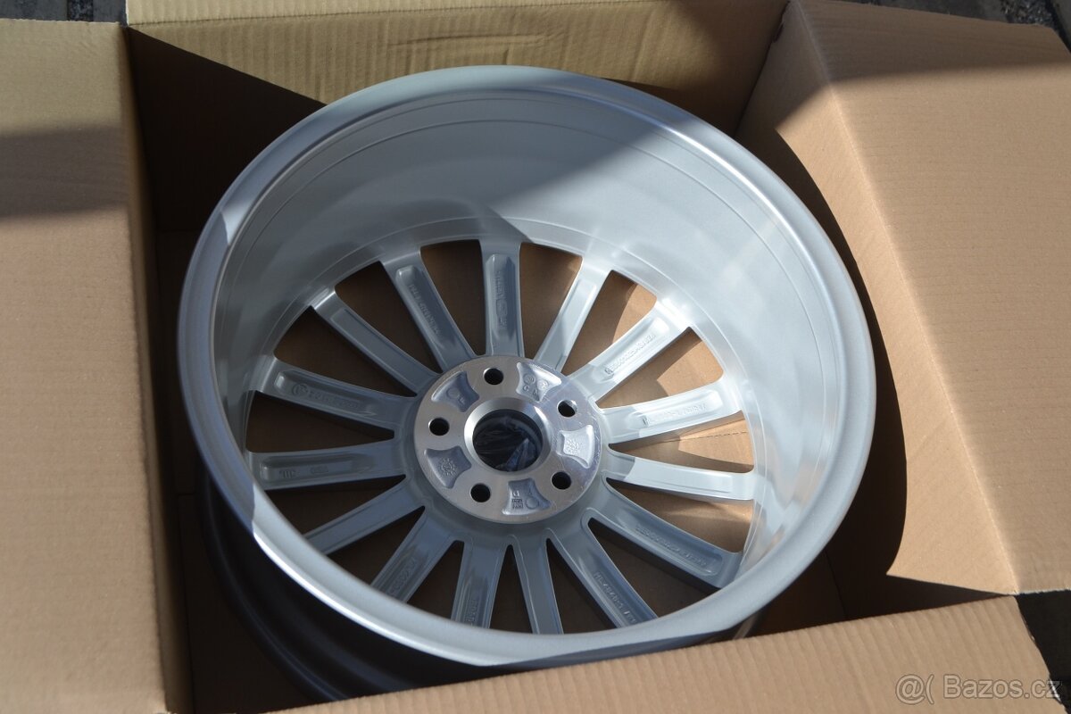 Škoda Octavia III RS–NOVÉ 18 Alu disky 7Jx18 ET51,silver - 11