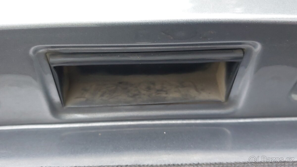 VW GOLF Plus – DVEŘE KUFR ŠEDÉ , STĚRAČ - 11