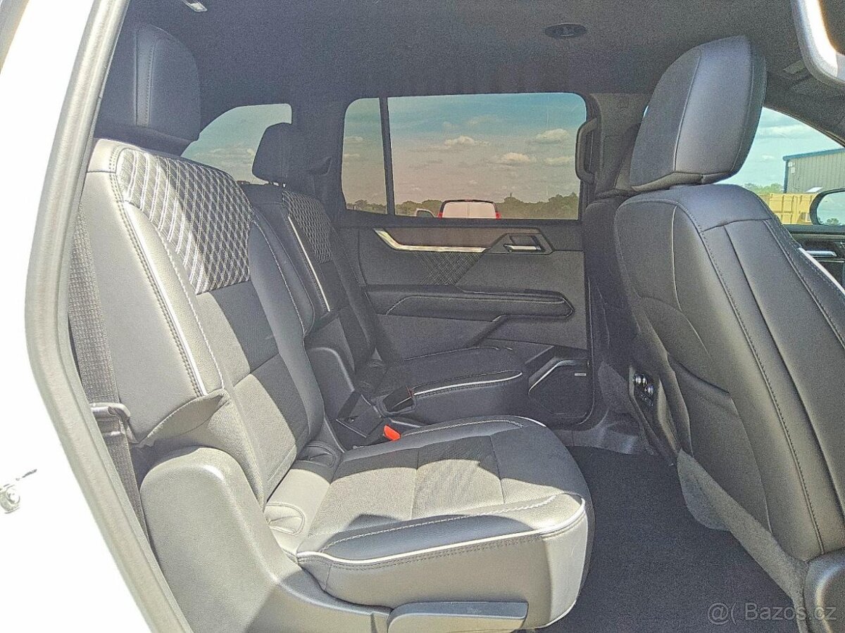 GMC Acadia Denali 2025 - 11
