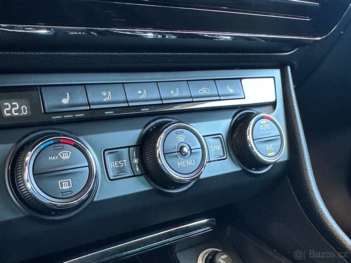Škoda Superb 1.6TDi KAMERA,SMARTLINK, - 11