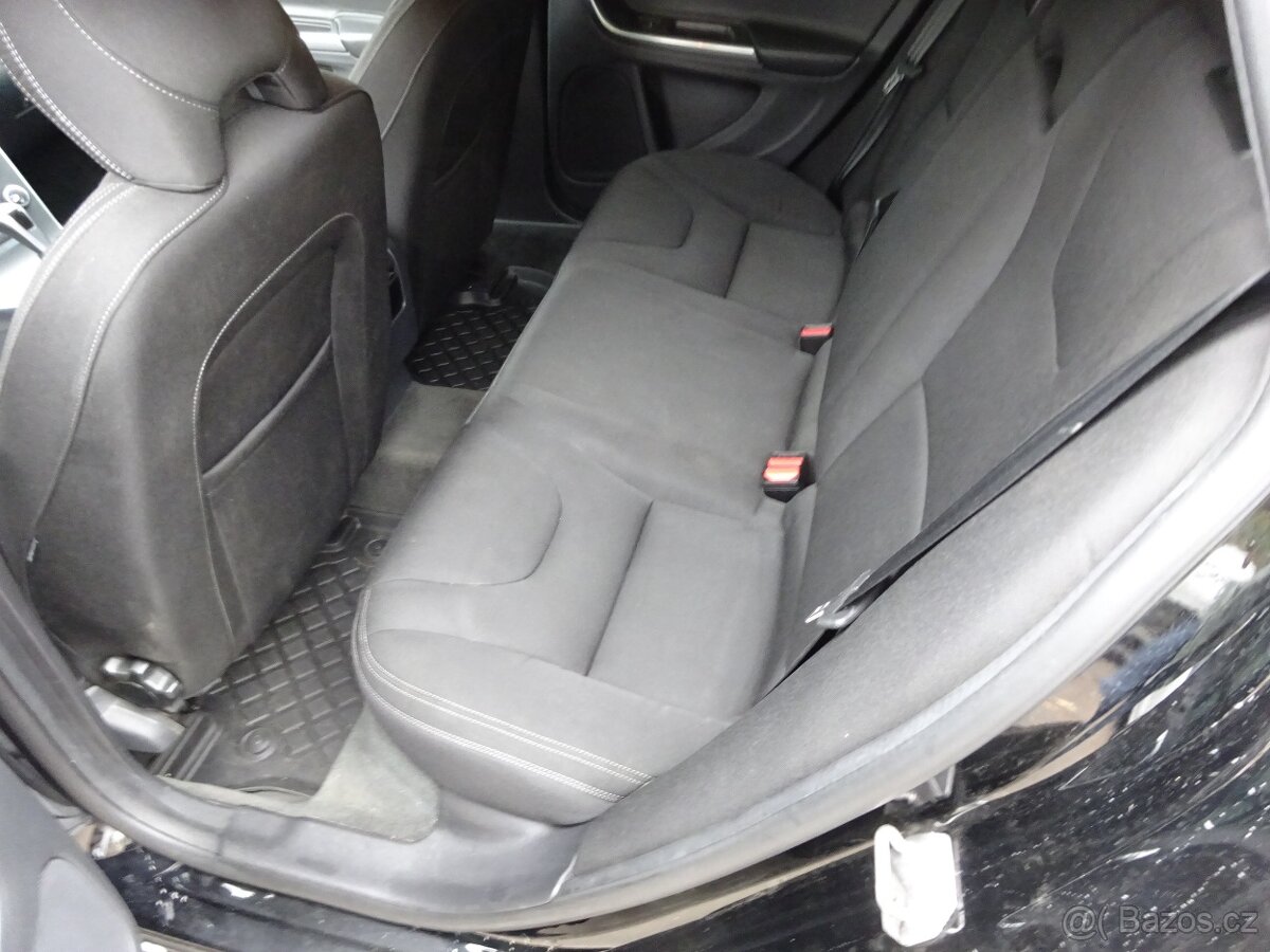 Volvo V60 2.0 D3 r.v.2016 (110 kw) servisní knížka - 11