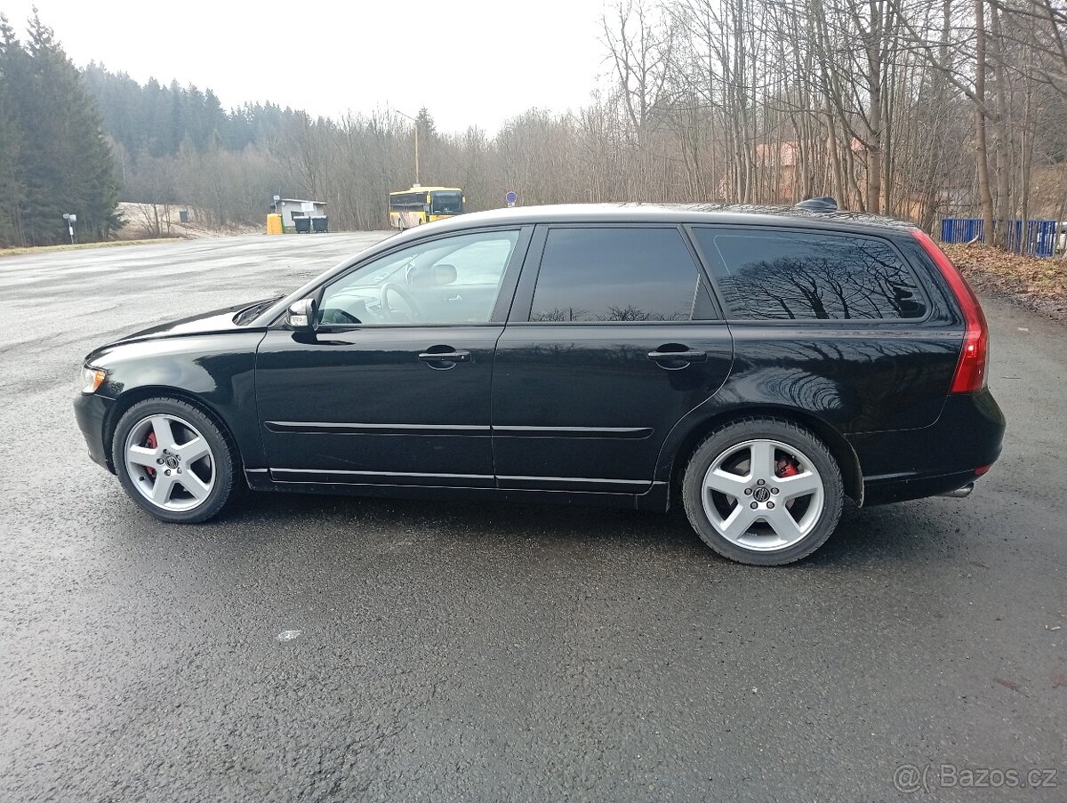 Prodám Volvo V50 2,4D5 - 11