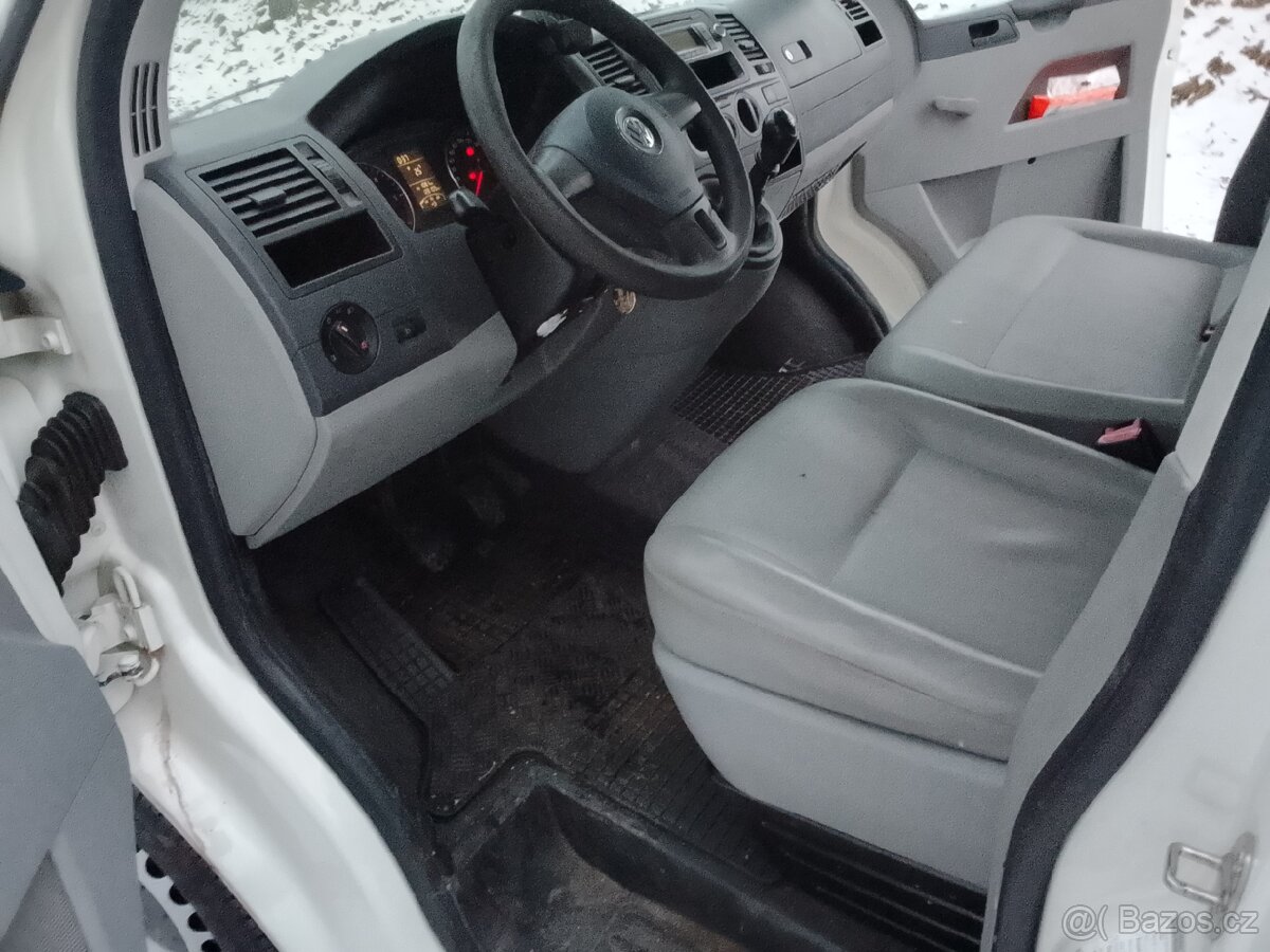 VW Transporter valník - 11