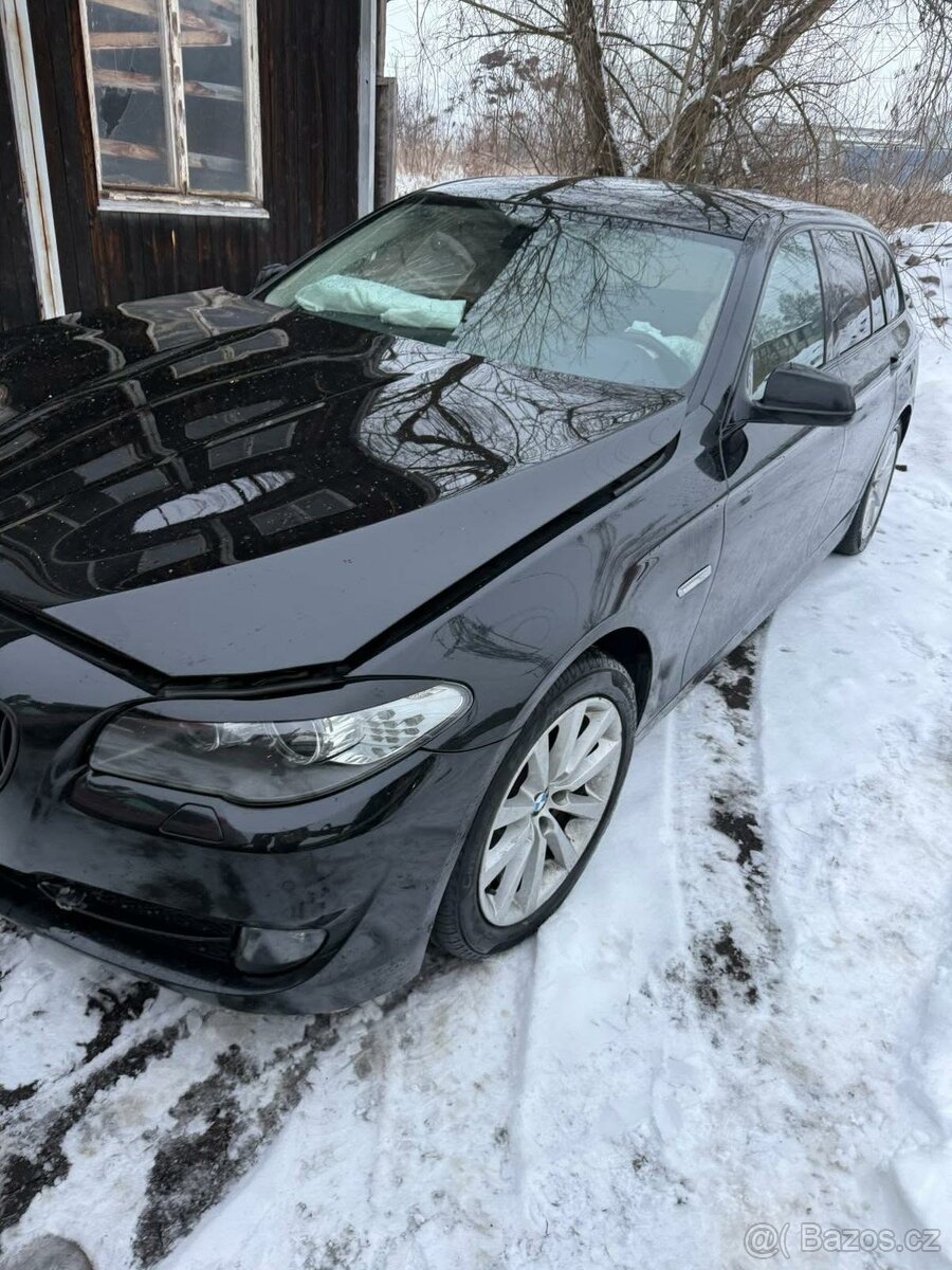 BMW F11 světlý kožený interiér - 11