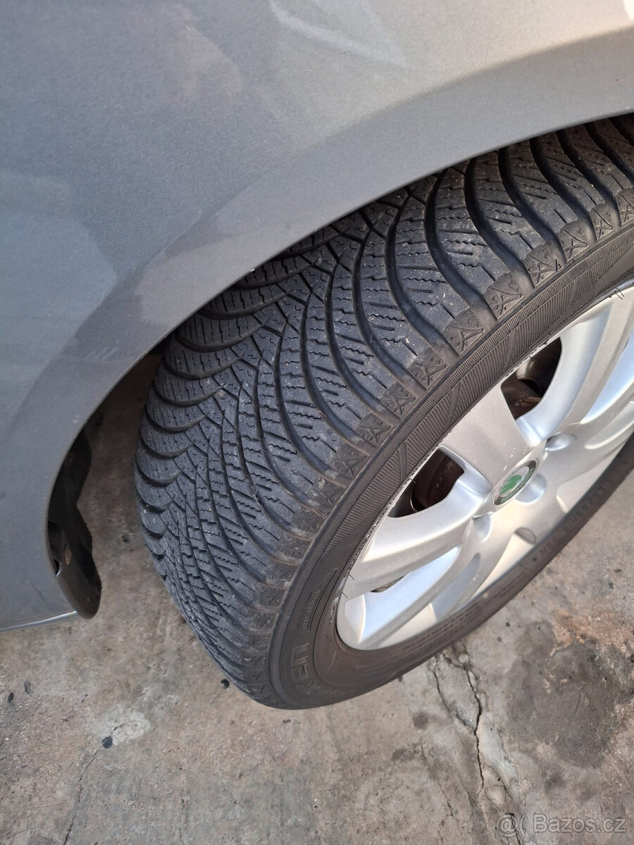 Škoda Roomster 1.2 TSI 77KW 4VÁLEC - 11