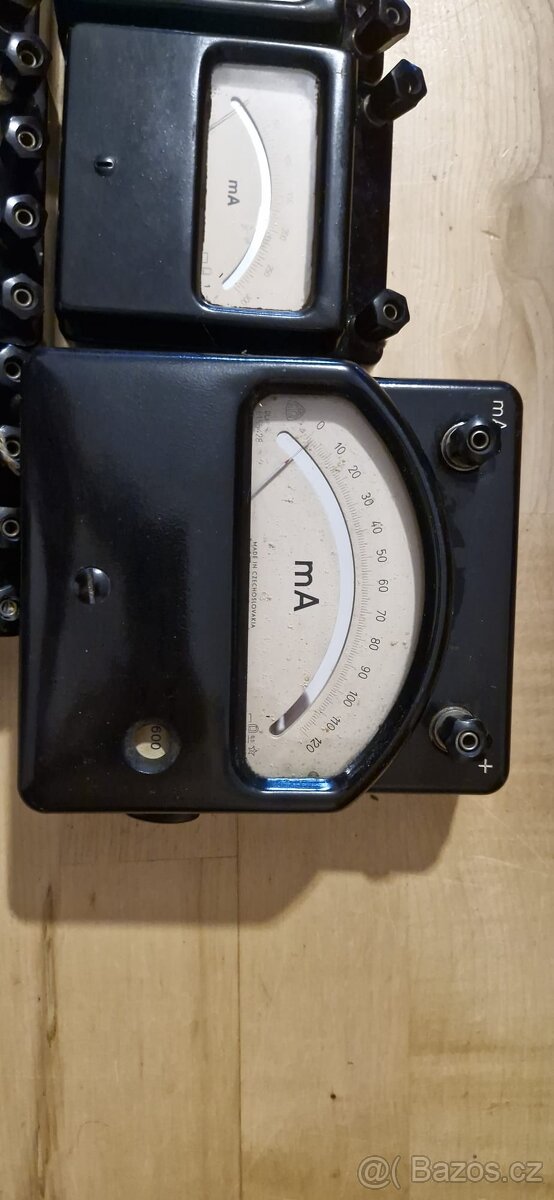 Staré měřící přístroje - 11