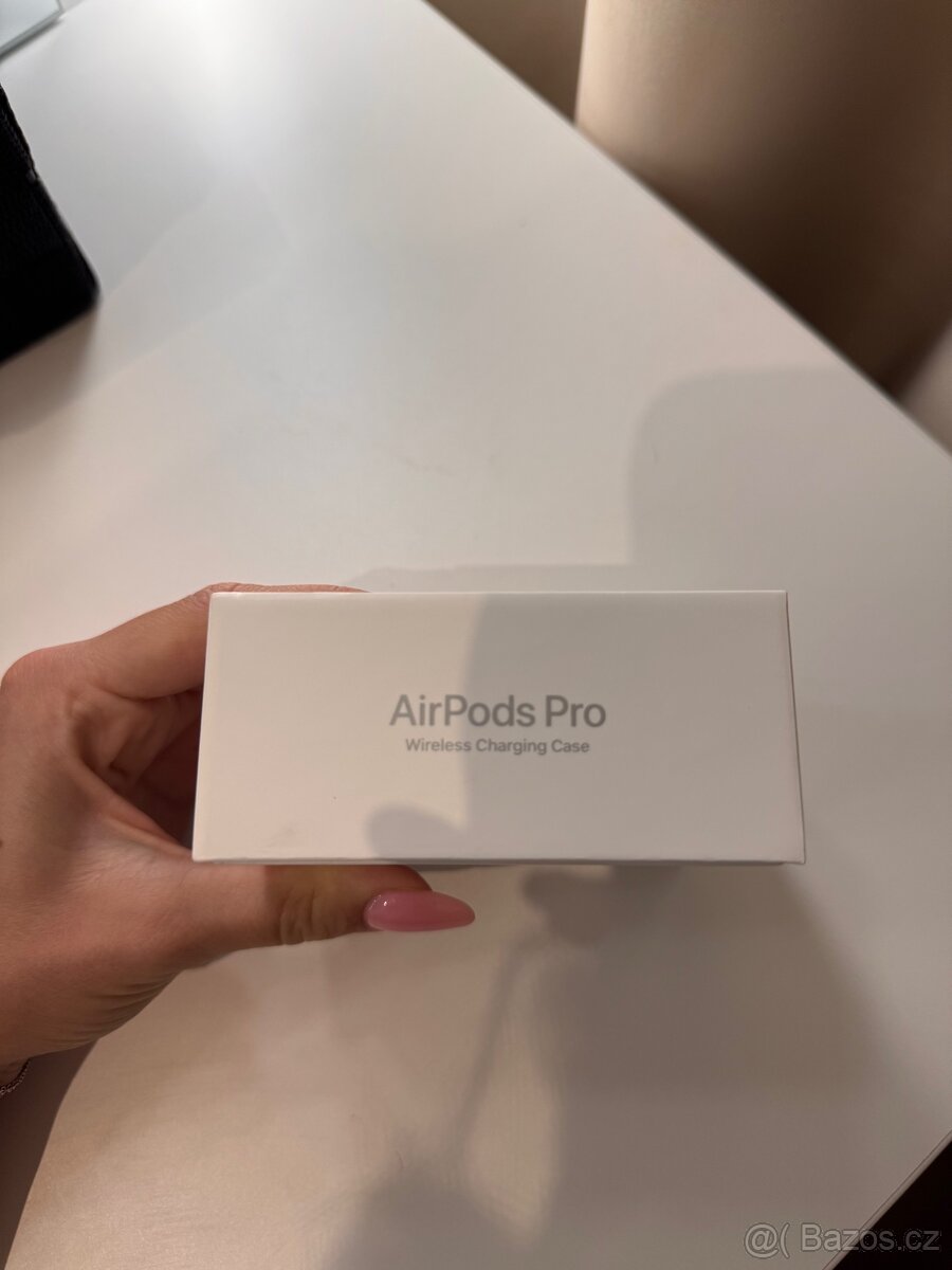 AirPods Pro - 11