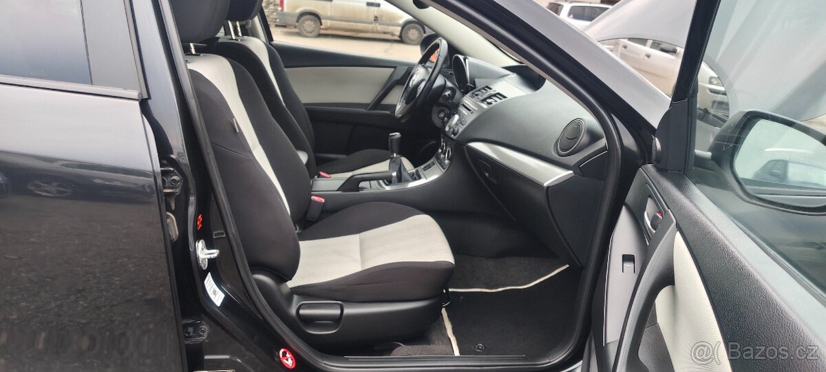 Mazda 3 diesel 1,6 Facelift - 11