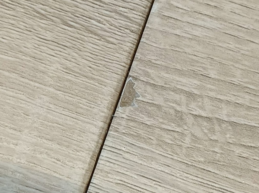 Jídelní stůl a (4ks židle). - 11