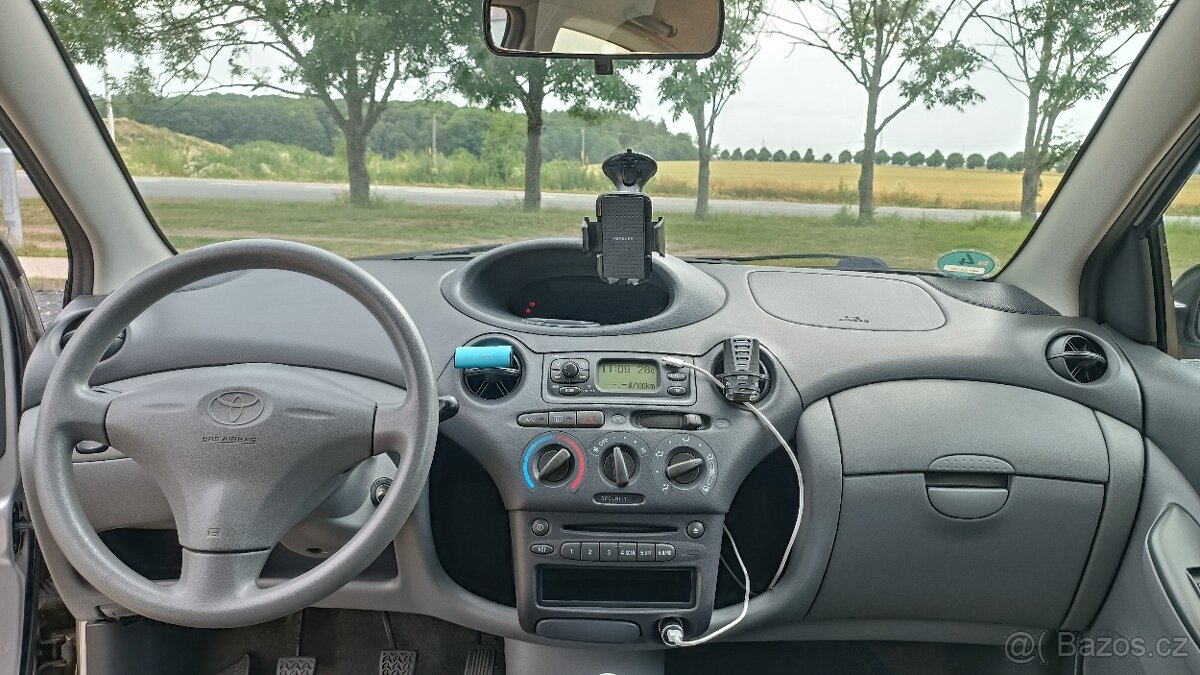 Toyota Yaris 1.3 - 11