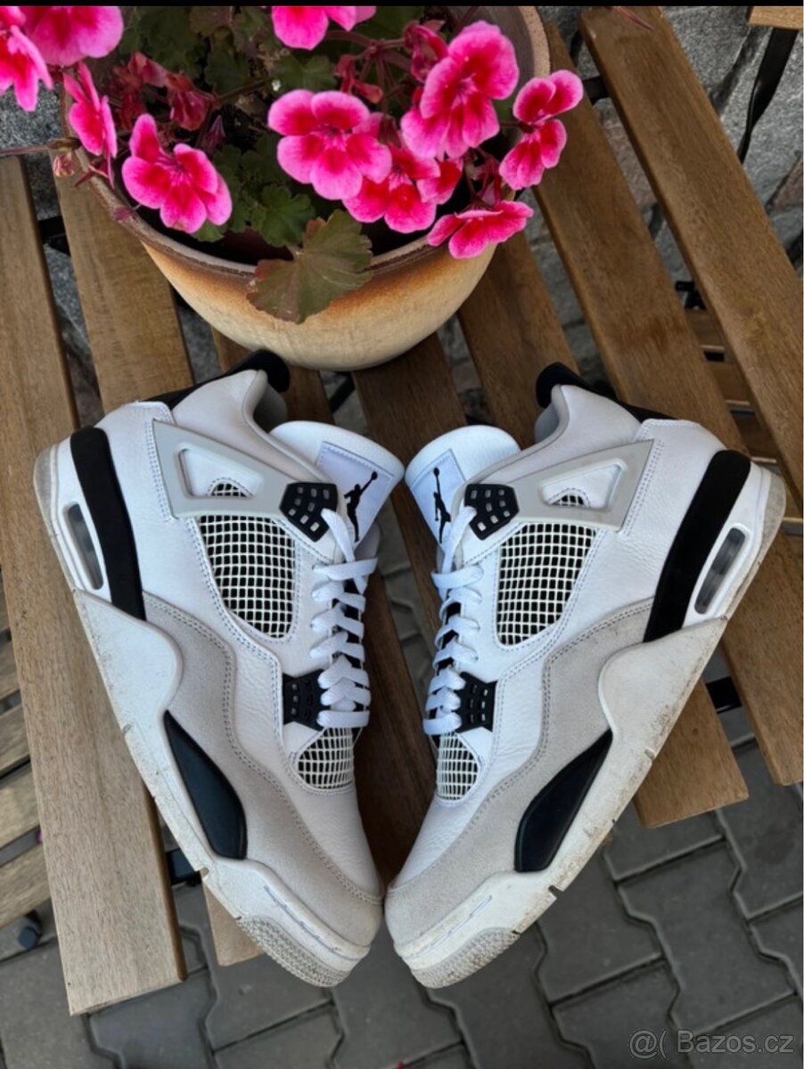 Jordan 4 Military Black - 11