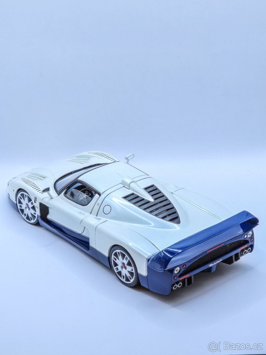 Maserati MC12 1:18 HotWheels ELITE - 11