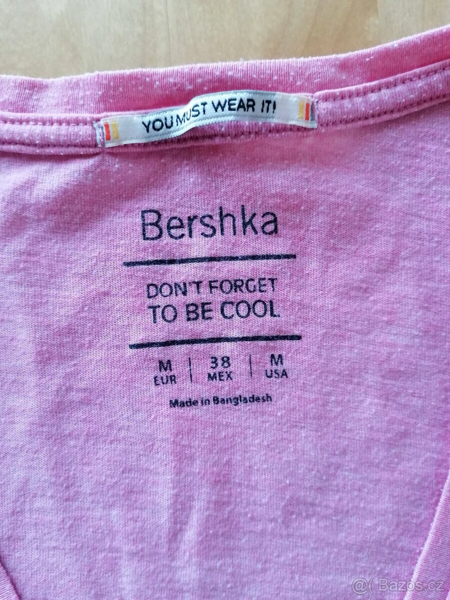 Prodám trička, tílka, šaty vel.M/L - 11