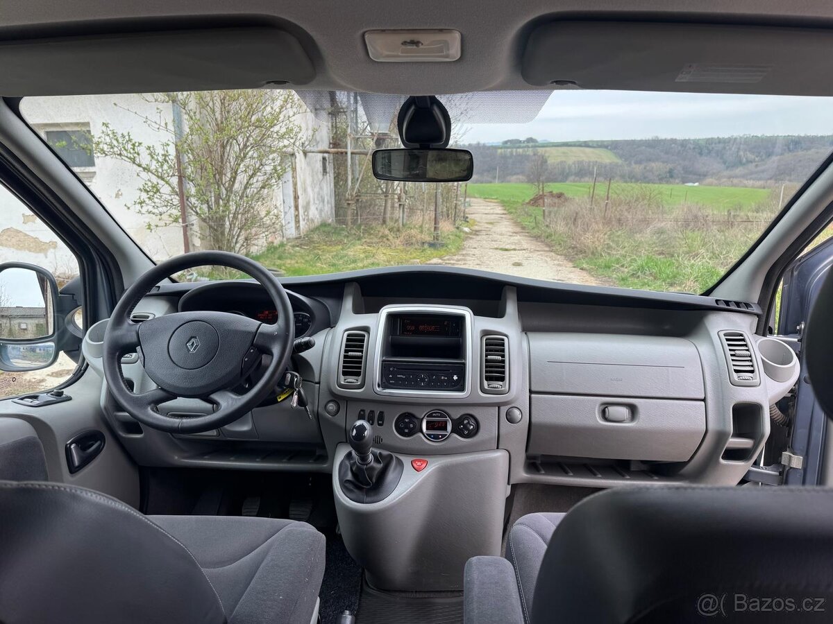 Renault Trafic Passenger 2.0dci, 8 míst - 11