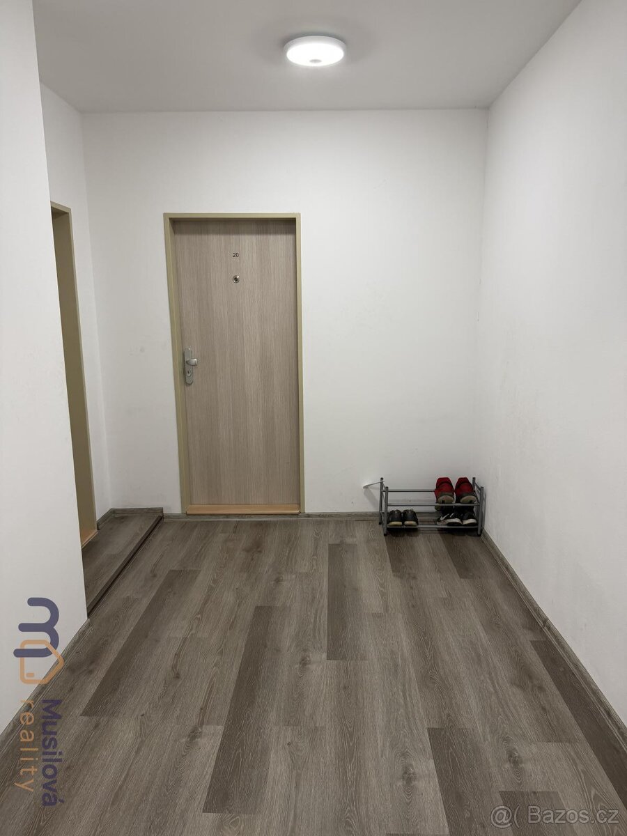 Pronájem bytu 3+kk 93 m2 - 11