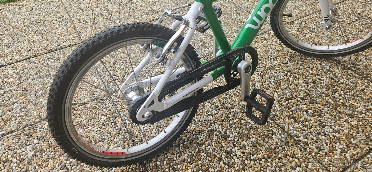 WOOM 3 (16") + stojánek + helma na kolo (zelená barva) - 11