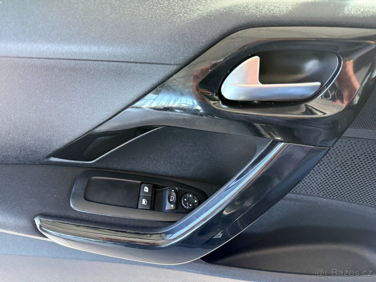 Peugeot 208 Style 1.2 60 kW 1.majitel - 11