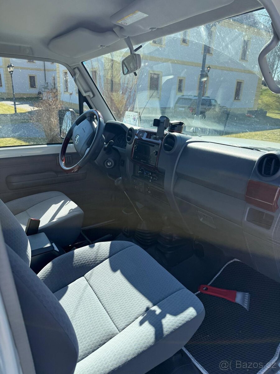LAND CRUISER 71, 4,0L benzín/LPG, 17 900 km, TOP,provoz 2022 - 11