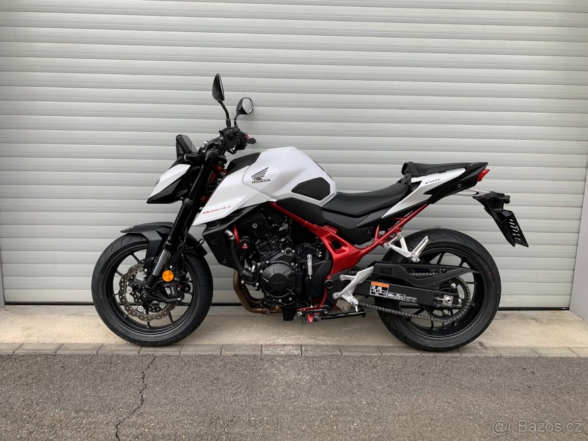 Honda CB 750 Hornet 35kW NOVÝ MODEL - 11