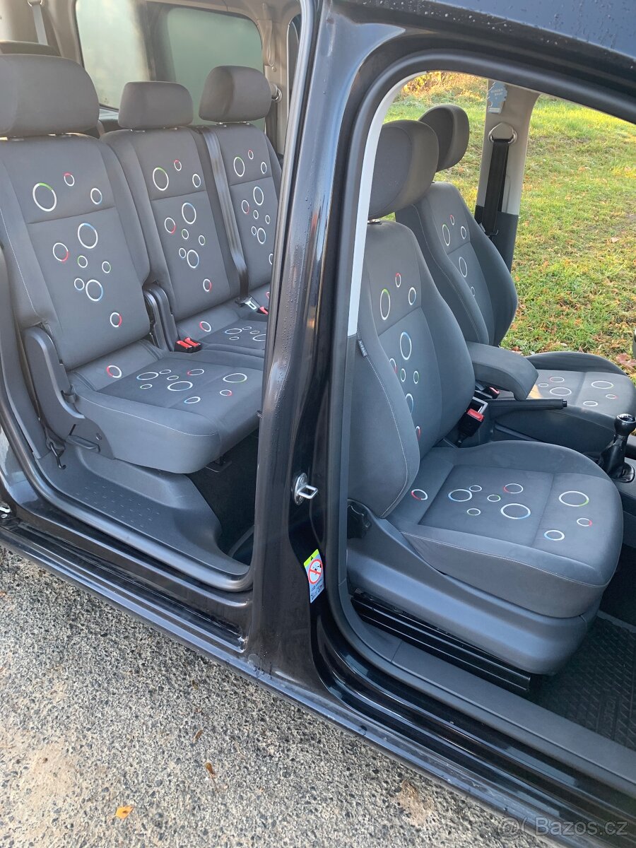 VW Caddy Maxi 2012 2.0tdi 103kw 7míst tažné klima - 11