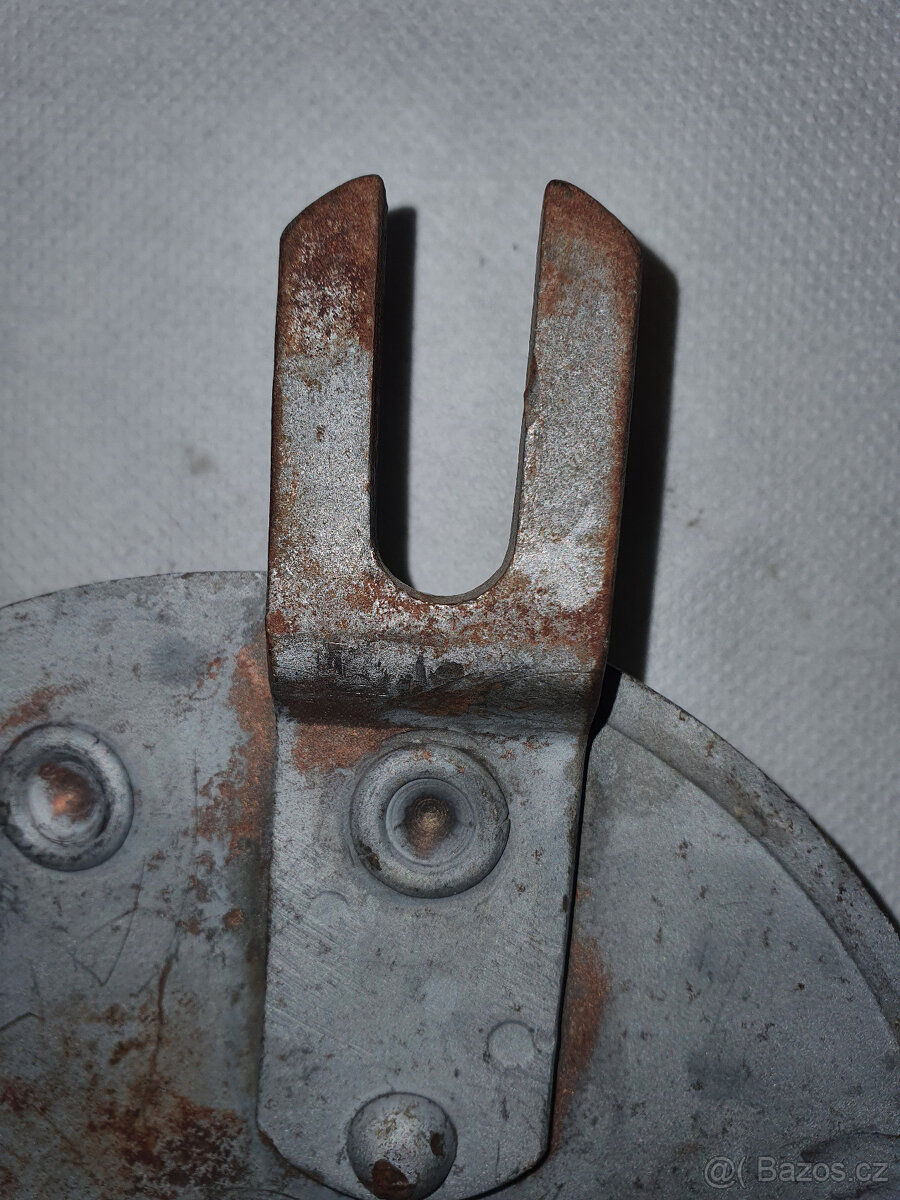 Brzdové štíty ČZ 175, 250 - 11