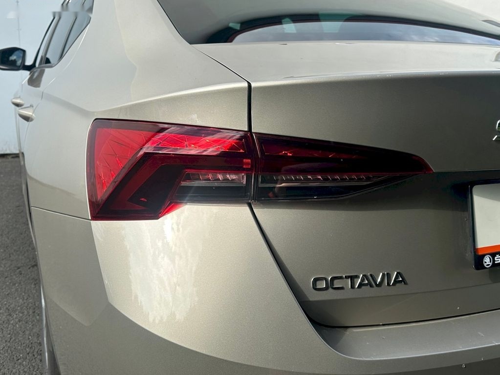 Škoda Octavia,Selection 1.5TSi 110kW M6F - 11