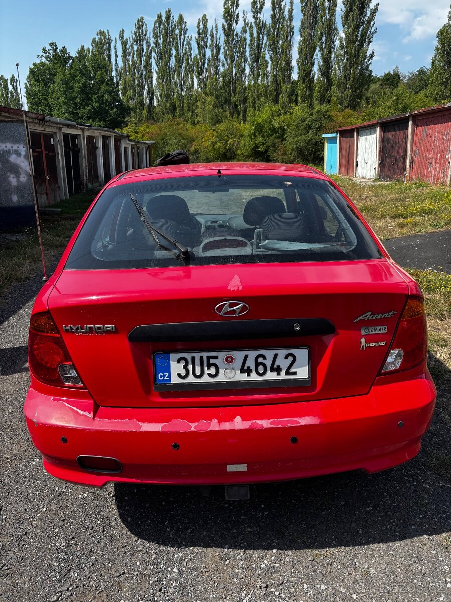 Hyundai Accent - 11