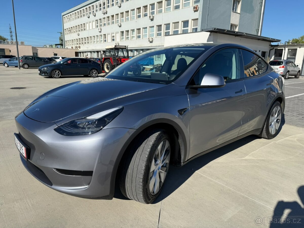 Tesla Model Y RWD Basis 2024 (EU) 37700 € - 11